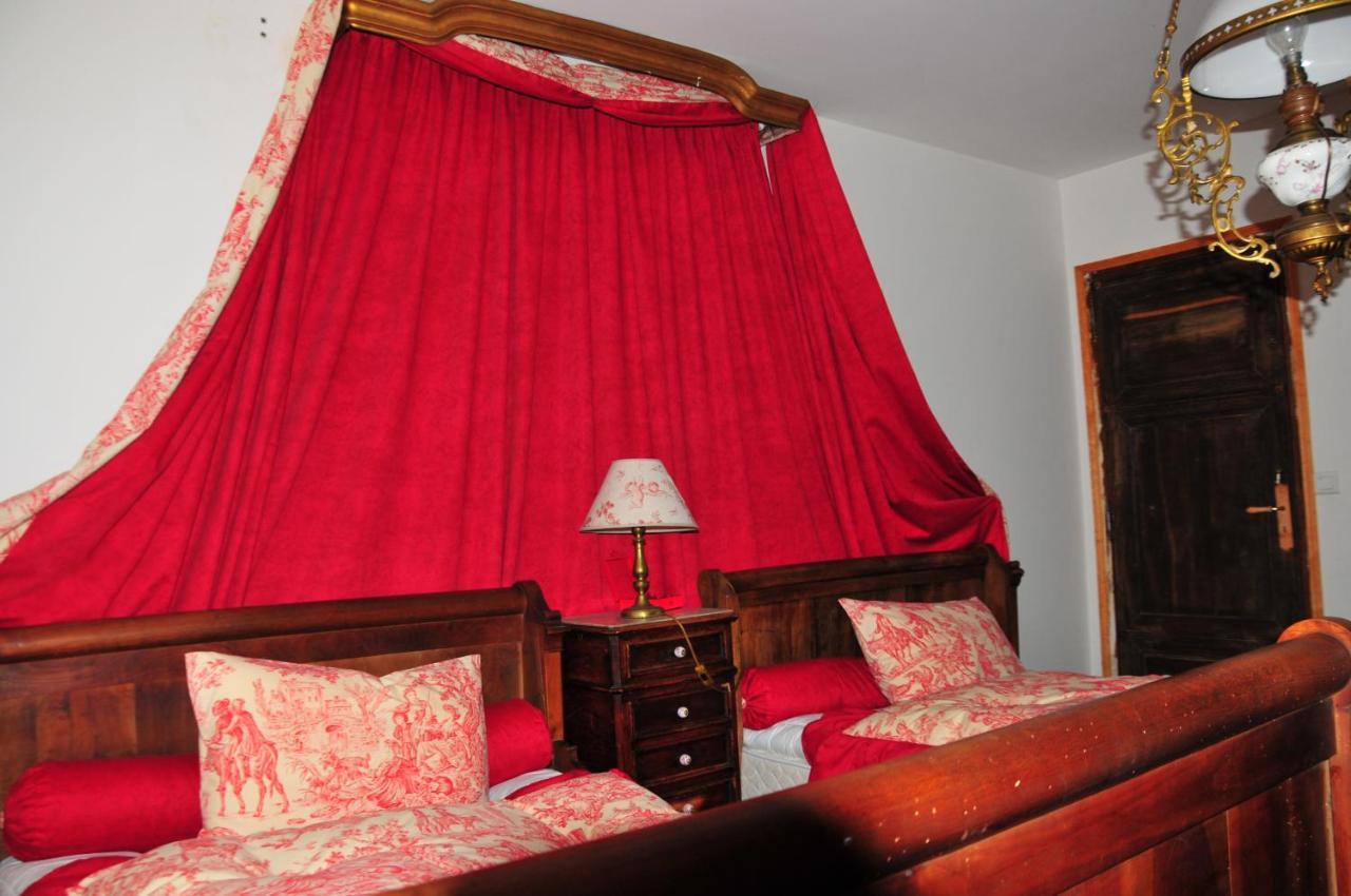 Les Guenins Bed and Breakfast Gien Eksteriør billede